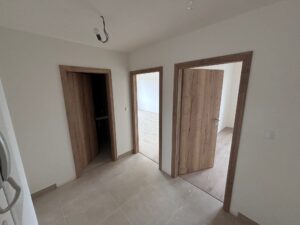 BDCihelna - Dokončená předsíň