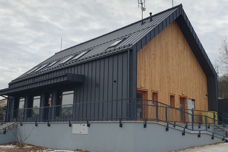 Dokončení prodejny v Hrachově